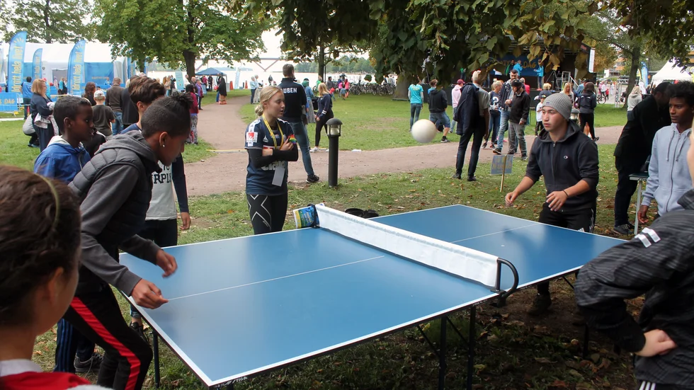 Så här har det sett ut två år i rad när Motala arrangerat Idrottens dag i Stadsparken. Nu är det Mjölbys tur och 30 idrotter kommer att visas upp i centrala Mjölby 10 maj. Som en del i Mjölby stads 100-årsfirande. 