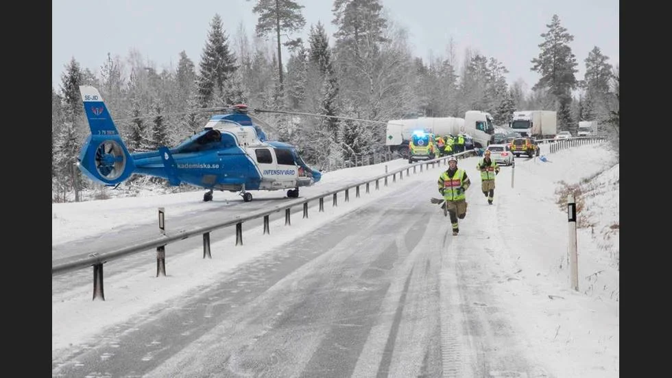 Insändarskribenten menar att det var glashalt på väg 55/56 vid dödsolyckan vid Strångsjö förra året och att Trafikverkets bristfälliga halkbekämpning borde granskas.