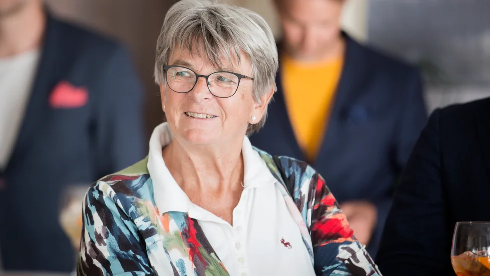 Inger Harlevi vid Norra kyrkogården i Visby.