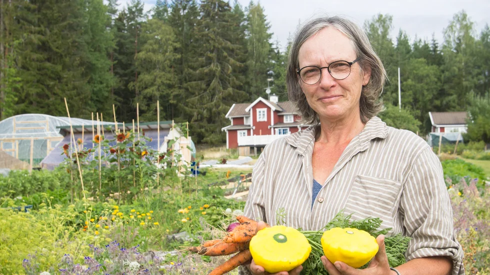 Carina Van Steenbergen står tillsammans med sin fru i begrepp att starta en Reko-ring i Katrineholm. Själva kommer de att sälja grönsaker via ringen.
