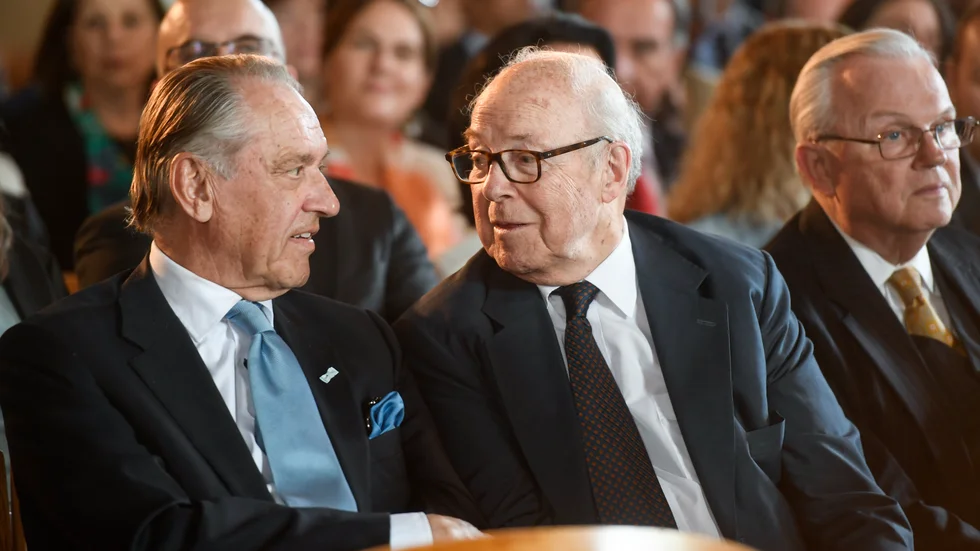 "Hans Blix, före detta chef för FN:s vapeninspektörer i Irak, säger i Göteborgsposten den 2 juli 2019; ”USA har inte som det ofta missvisande sägs dragit sig ur kärnenergiuppgörelsen med Iran".