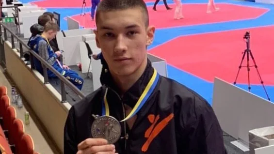 Sasa Misljenovic från Eskilstuna Taekwondo tog under söndagen hem en silvermedalj i Helsingborg open.