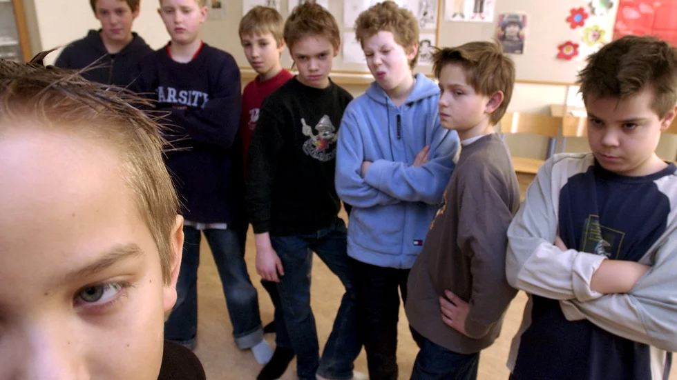 Barnen på bilden har ingenting med innehållet i ledaren att göra. Det är en så kallad genrebild. 