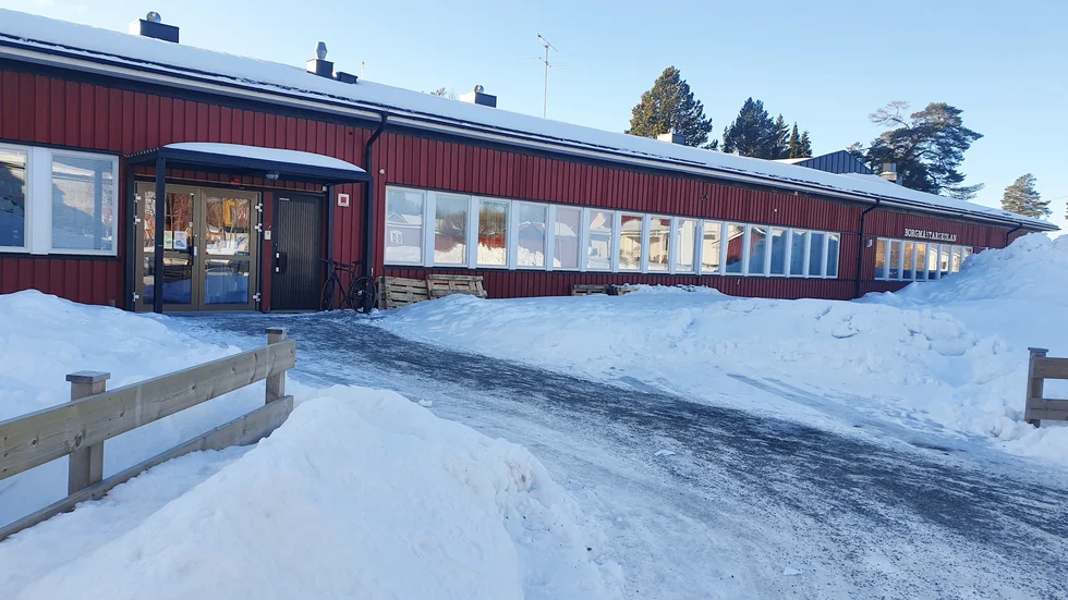 Borgmästarskolan kan få en kortvarig frist som skollokal, lokalerna behövs för förskolan så att modulerna på Tunastigen kan avvecklas.