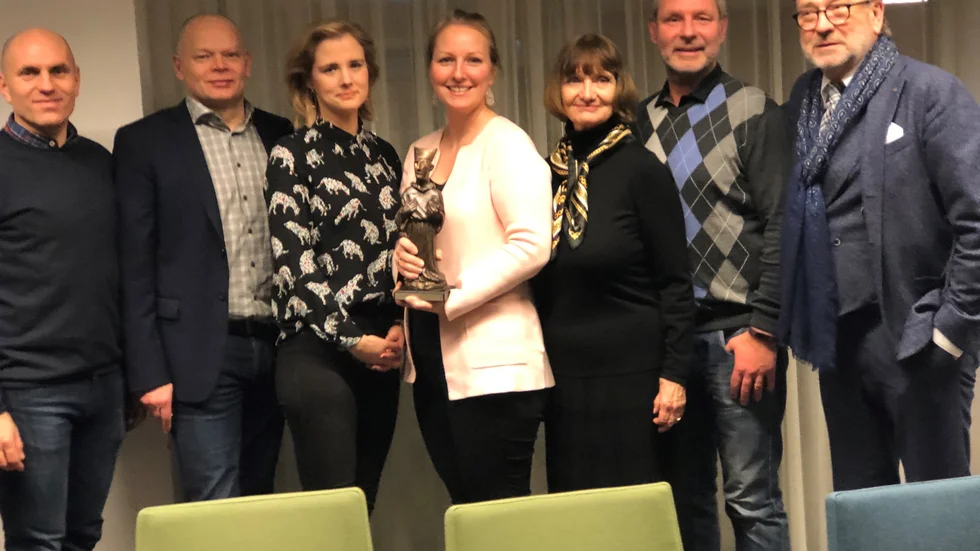 Pristagare i årets Eskilsgala är, från vänster, Daniel Johansson (Jäders IF), Vesa Hiltula och Sofia Bystedt (Retuna), Jannica Sjöstedt, Claudia Burbidge, Per Aronsson och Reijo Simu.