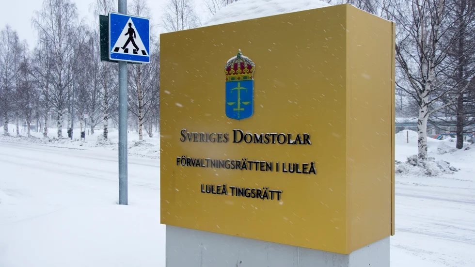 Luleå tingsrätt dömer två unga lagöverträdare.