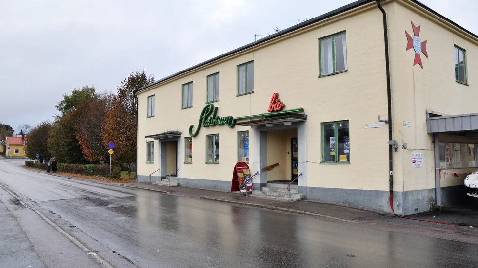 I somras togs beslutet att biografen i Storbrunn ska upphandlas på nytt sedan avtalet med Björn Biografer blev för dyrt, enligt kommunen. Nu tar en ny entreprenör över. Endast ett anbud kom in. 