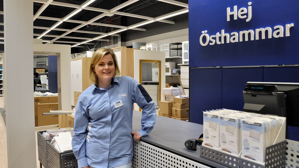 – Jysks koncept är att man vill komma närmare kunderna, därför öppnar vi inte bara butiker i storstäderna. Det är kul att se den utvecklingen, säger Sara Nord, butikschef i Östhammar.