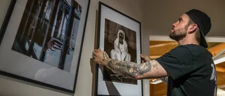 "Vi tvingas bära masker för att passa in"