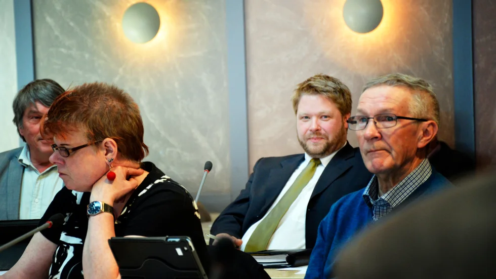 Per-Erik Muskos (S) har försökt att hålla sig i bakgrunden, men på måndag blir han också involverad i partiets situation vare sig han vill eller inte