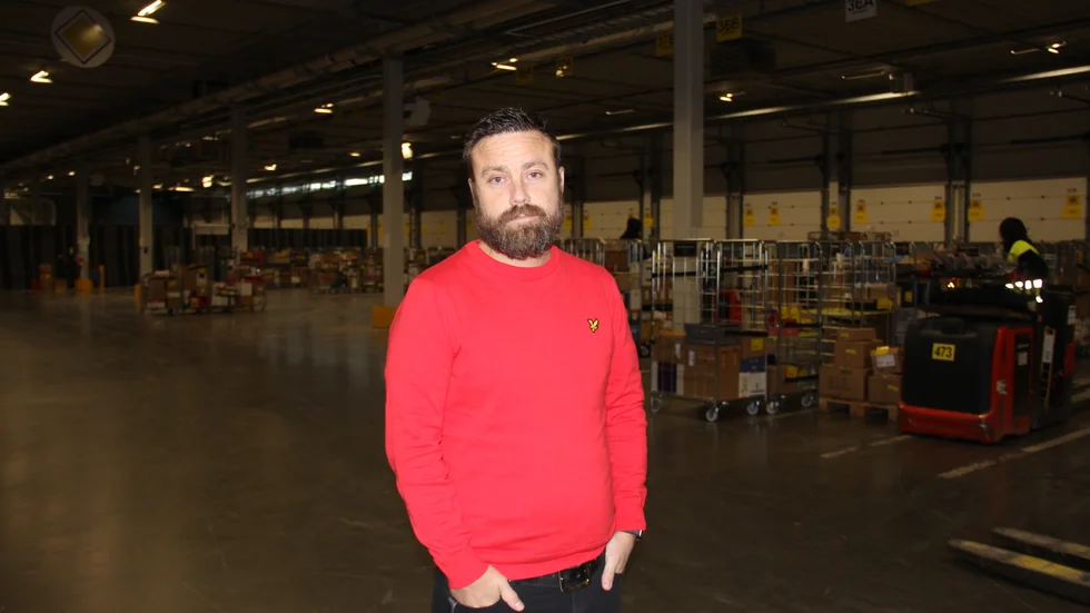Stefan Käll, produktionschef på Martin & Serveras Enköpingslager, tycker att det är skönt att slippa slänga mängder av mat i onödan. 