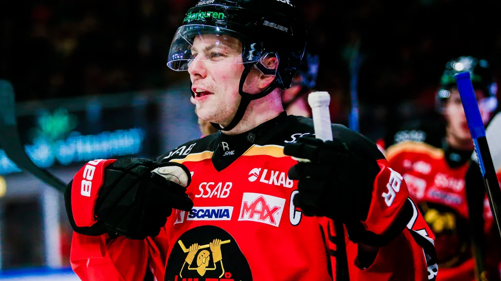 Erik Gustafsson är nominerad till årets back.