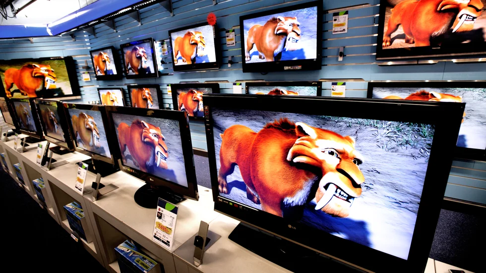 När lagade någon en tv sist? Vi är mer eller mindre tvingade att köpa nytt och det är inte hållbart, skriver Ingela Björck.