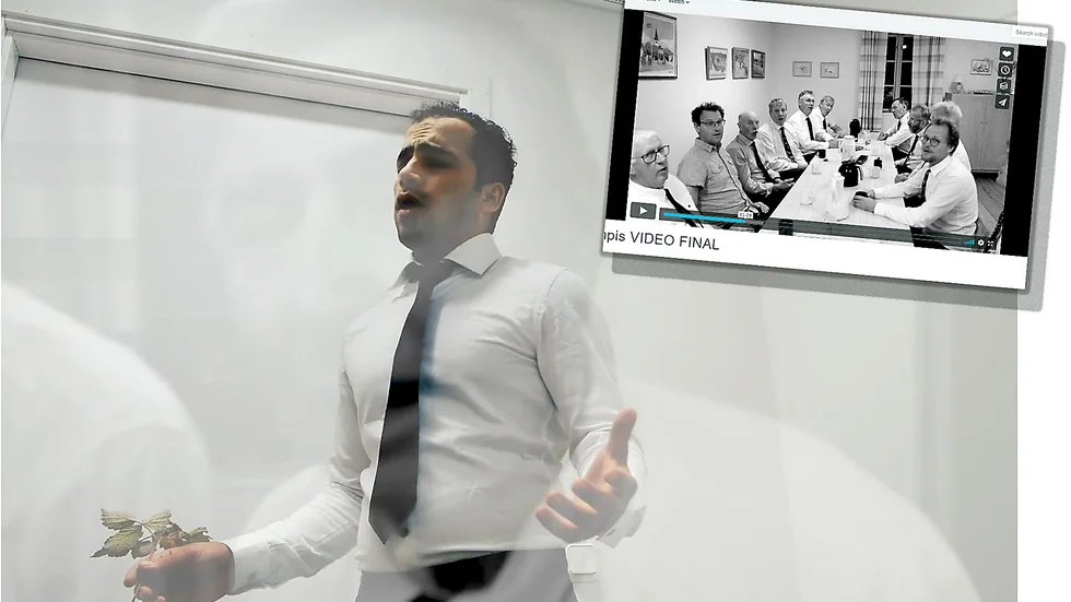 Två klipp från videon "Kom kompis". Hasebullah Fateh är inspelad i förvaret i Märsta, manskören hemma i Kräklingbo.
