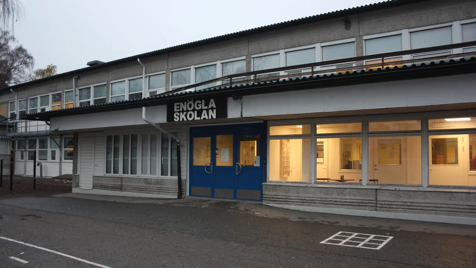 Enöglaskolan håller egentligen till i evakueringslokaler, i gamla Västerledsskolan. En ny skola ska ersätta Enögla.