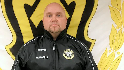 Rickard Larsén, tränare i Smedby. 