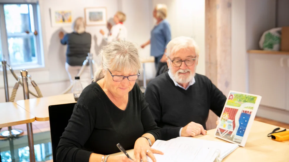 Ingrid Brandin och Anders Pemer ingår i utställningskommittén.