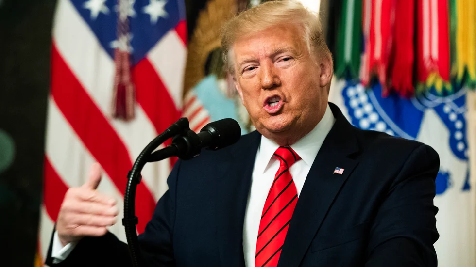 En nöjd Donald Trump berättar för världen att IS-ledaren är död.