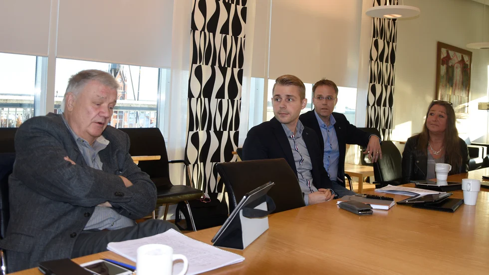 Partierna i Samverkan Luleå vill sänka kommunalrådens arvoden. Här syns gruppledarna Dan Ankarholm (SJVP), Thomas Söderström (L), Samuel Ek (KD) och Carola Lidén (C).
