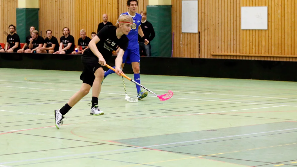 John Pettersson, här i WIBK, är klar för två nya säsonger i Vimmerby-tröjan.