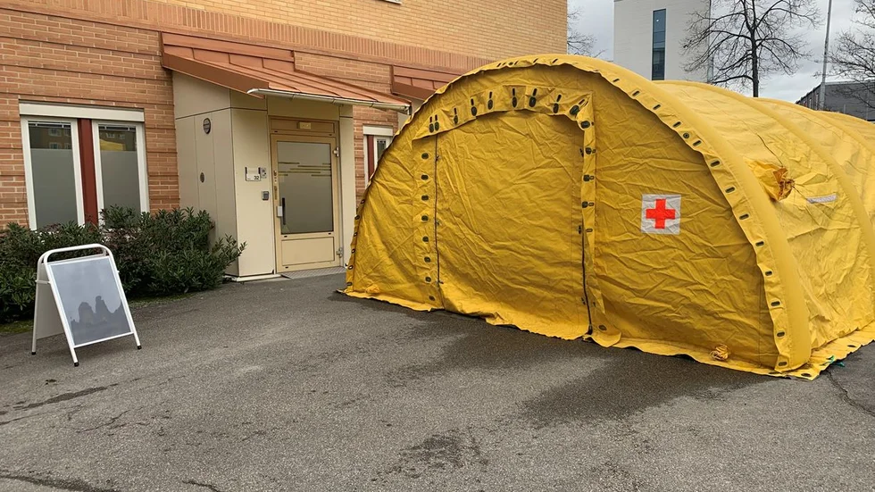 Totalt har nu fem personer med covid-19 avlidit i Östergötland. 
