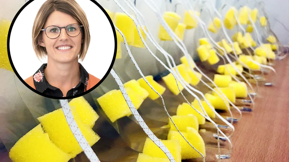 Ett stort antal engångsvisir tillverkade för levererans till Trumslagargårdens korttidsboende. Också på äldreboenden och i hemtjänsten går de snabbt åt, säger verksamhetschef Fridha Söderqvist.