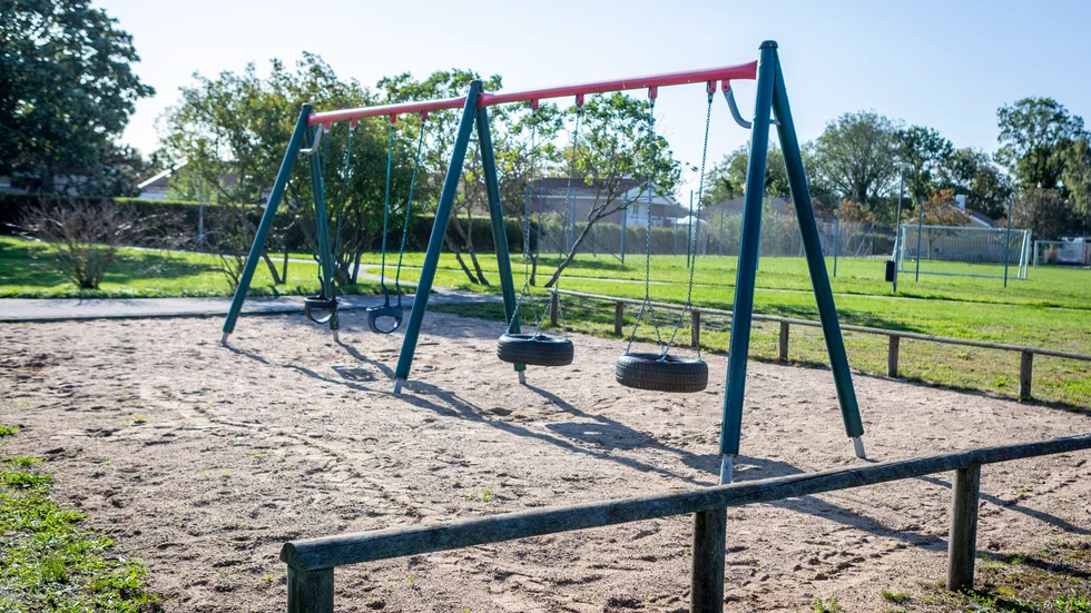 Lekplatsen vid Kasper Höjers plats i Visby föreslås tas bort. Under torsdagen tar tekniska nämnden beslut i frågan.