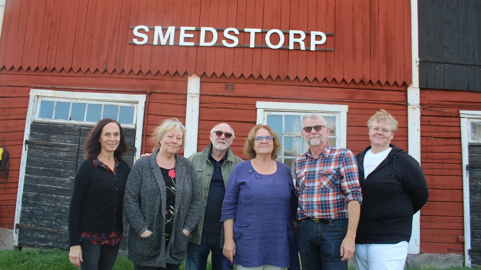 Teatergruppen som ska framföra Ruben Nilsson-föreställningen, från vänster Annika Listén, Elisabeth Hellman,  Lasse Gustavsson, Margareta Gustavsson, Hans-Ola Danielsson och Katrin Kyrling Fri.