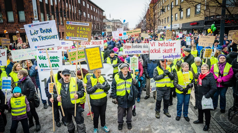 Folkomröstning i skolfrågan i Luleå dröjer. "Vi har haft väldigt mycket på kansliet de senaste veckorna", säger  Nihad Zara (M), ordförande i kommunfullmäktiges presidium. 