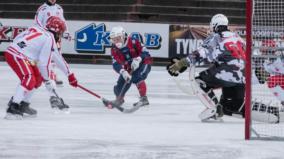 Det blir inte någon till träningsmatch innan seriepremiären.