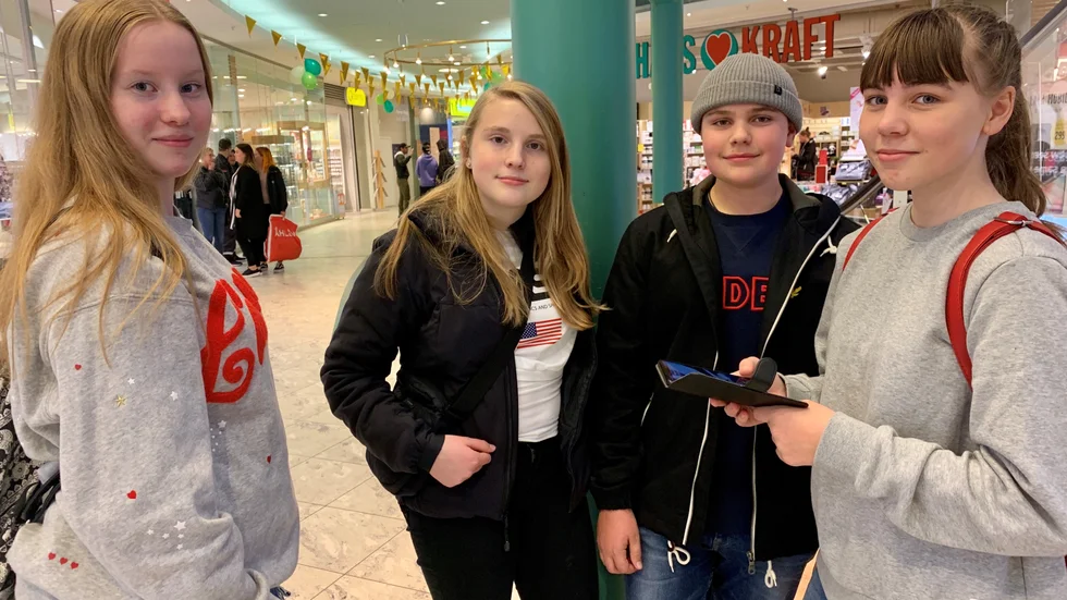 Shoppingsugna var detta gäng 14-åringar. Ida LIndberg, Sonja Olovsson Nordmark, Leo Andersson och Liv Åman.