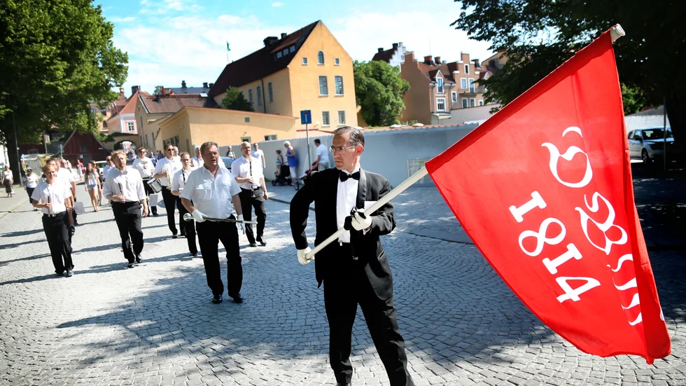 DBW bildades 1814 i Visby. Sällskapet stödjer bland annat humanitär och kulturell verksamhet samt friluftsliv.