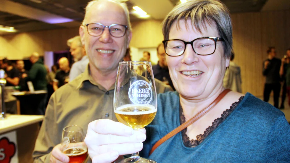 Paret Thomas och Ann-Cristine Karlsson från Karlholm har helt olika smak när det gillar öl, han gillar Ipa, hon suröl. 