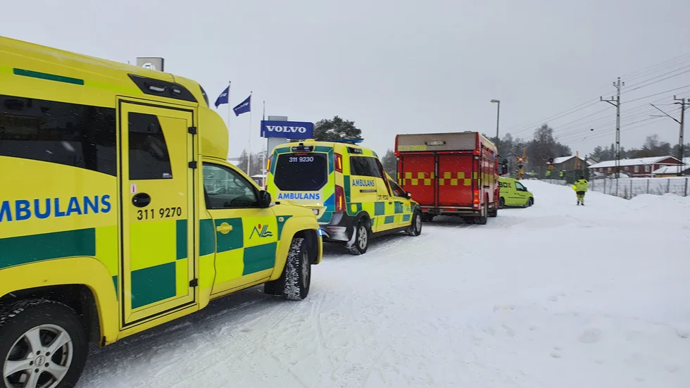 Vid 11-tiden på torsdagen fick SOS Alarm om en påkörd person vid en järnvägskorsning i Luleå.