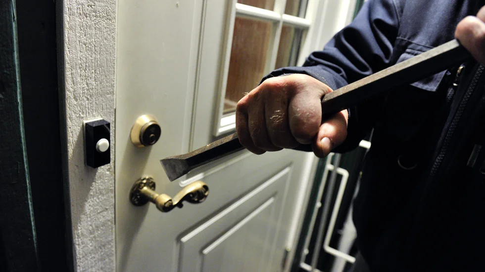 Ett villainbrott tar bara några minuter och på tisdagen fick ett hus på Munksundet ovälkommet besök.