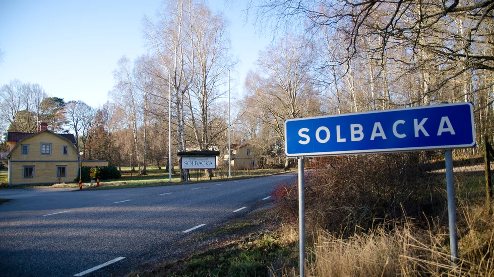 Solbacka har stått tomt i flera år och flera av byggnaderna på fastigheten är mer eller mindre fallfärdiga.