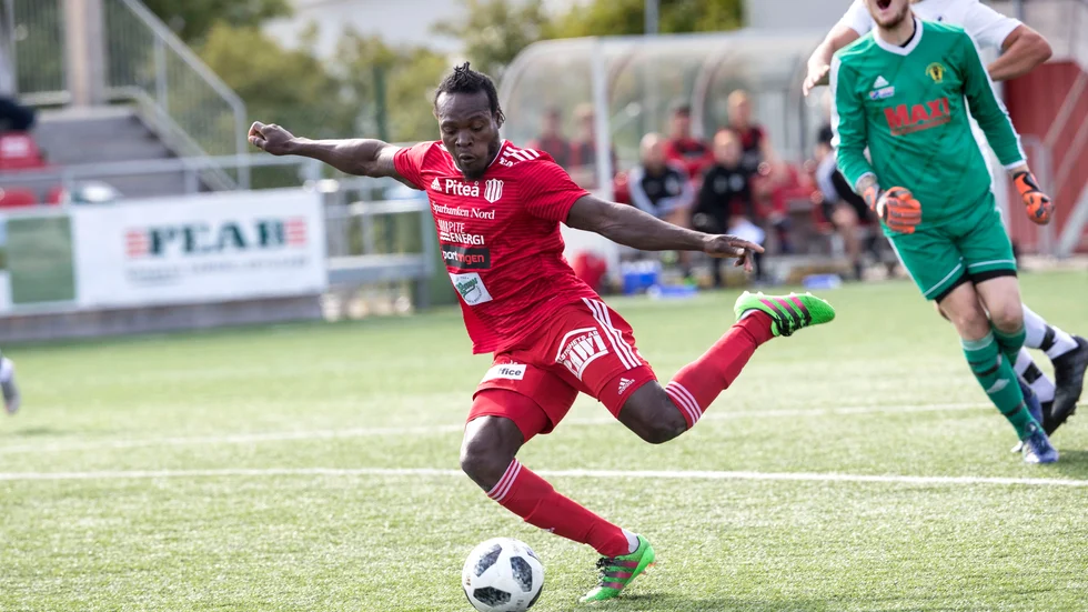 Tetteh Komey går till Boden.