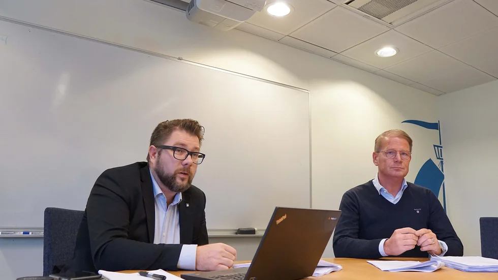 Dan Nilsson (S) och Harald Hjalmarsson (M) var eniga om presentkorten riktade till restaurangnäringen.