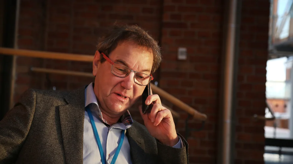 Regionens beställarchef Rolf Forsman är lite förvånad att ingen lade anbud på att sköta 1177 Vårdguiden på telefon.