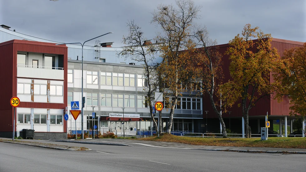 Problemen med B-hallen, längst till höger, är fortfarande inte lösta. Därmed hålls hallen fortfarande avstängd.