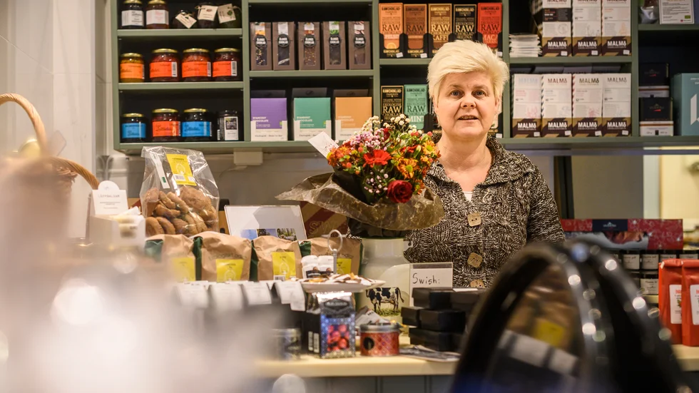 Veronica Dellestrand äger och driver Josefssons lanthandel i Luthagen tillsammans med sambon Per Josefsson.