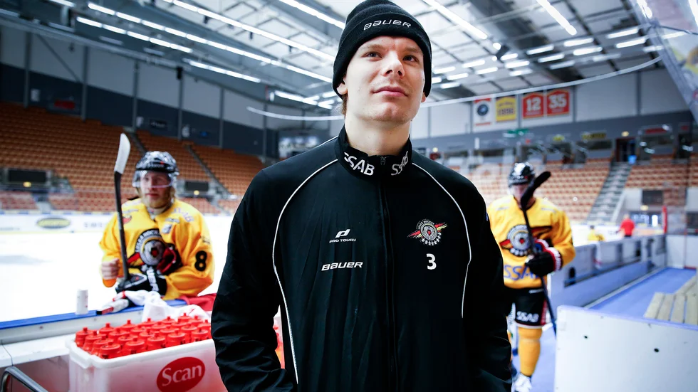 Marcus Oskarsson lägger av.