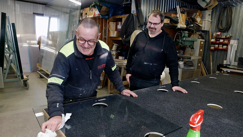 Två tredjedelar av ägarna till Axmans glas: Lars Karlsson och Per Kruse. Inte med på bild är återstående tredjedelen Mikael Karlsson  