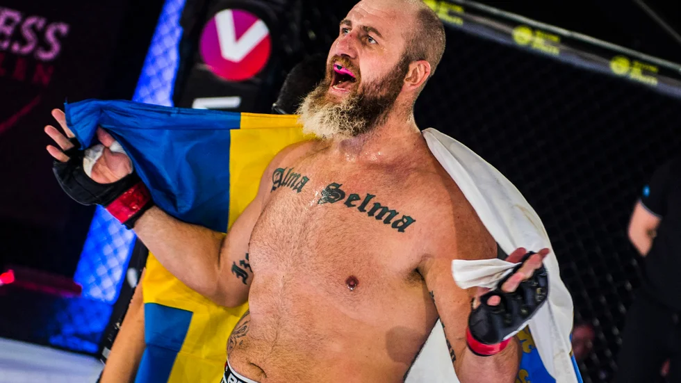 Irman Smajic under proffsdebuten på Superior Challenge i Stockholm, december 2018. 