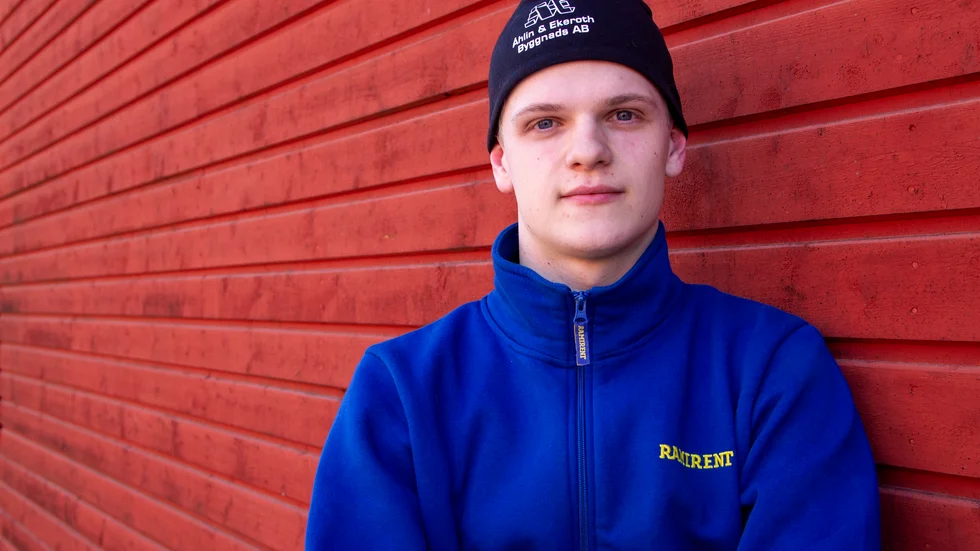 Anton Spångberg säger, efter att ha besökt sjukhus i Lund och gjort tester, att det blir stadigt bättre. Förhoppningen är spel i IFK Motala nästa säsong.