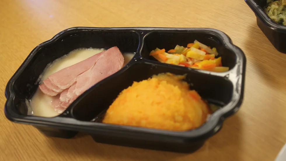 Nu på måndag börjar restaurangen att leverera ut lunchlådor, men även lokalen håller öppet än så länge.