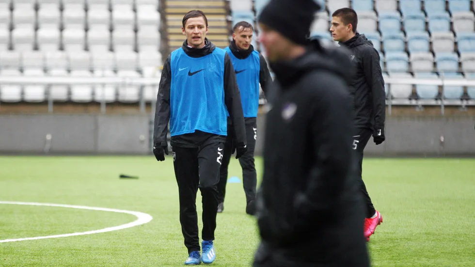 Simon Thern gillar läget i väntan på vad som kommer hända med allsvenskan.