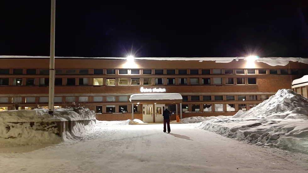 Eleverna uppmanas komma till skolan som vanligt trots hotet.