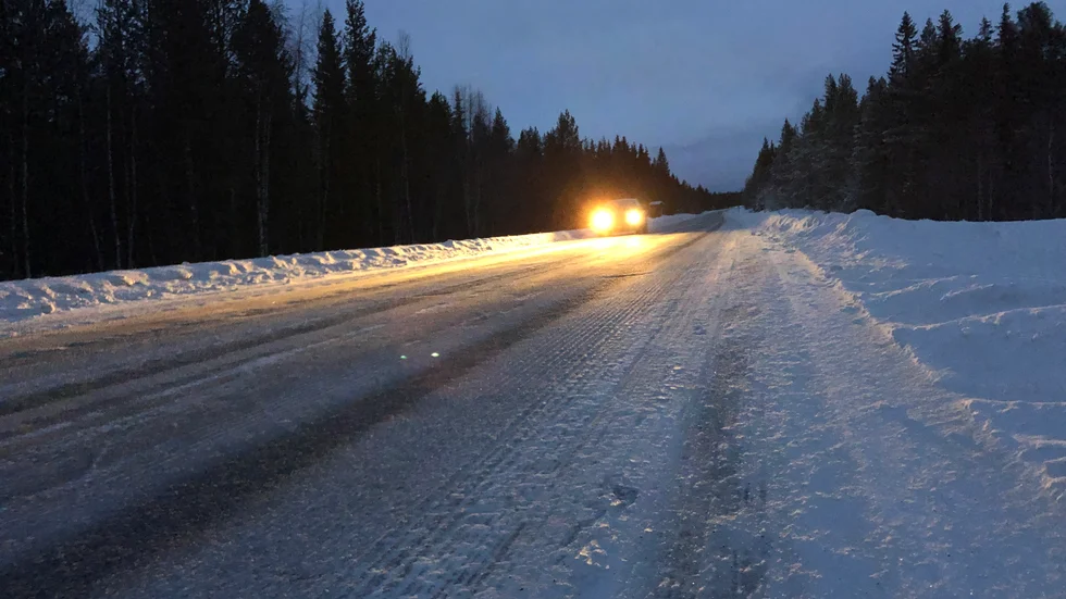 Folk som trafikerar riksväg 95 mellan Arjeplog och Arvidsjaur upplever stor skillnad mellan plogdistrikten, där Arvidsjaur sägs vara sämst varje år.