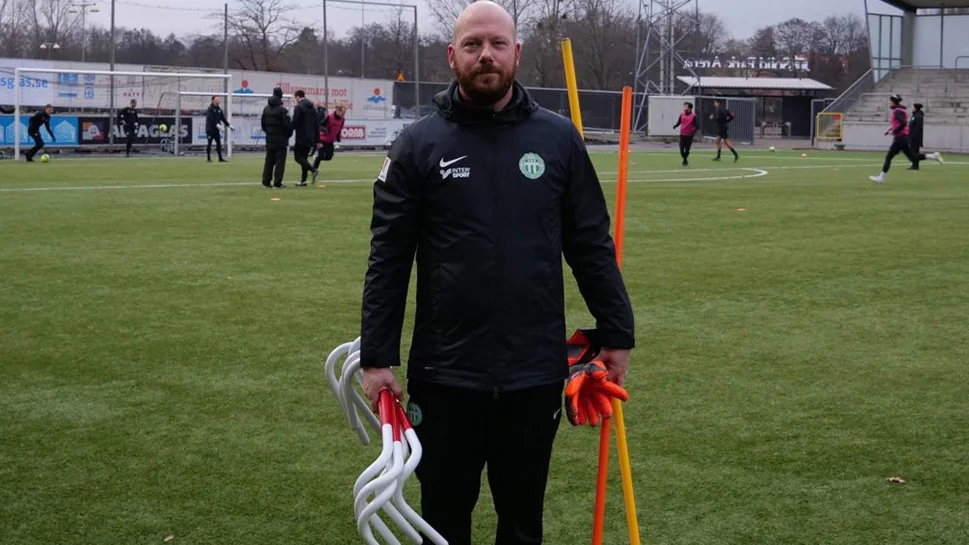 Richard Jonasson är numera även målvaktstränare i Superettanklubben Västerås SK: